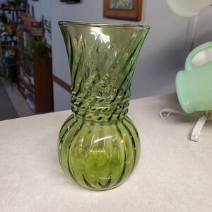 Anchor Hocking 6" Emerald Avocado Green Ribbed Swirl Flared Glass Vase
